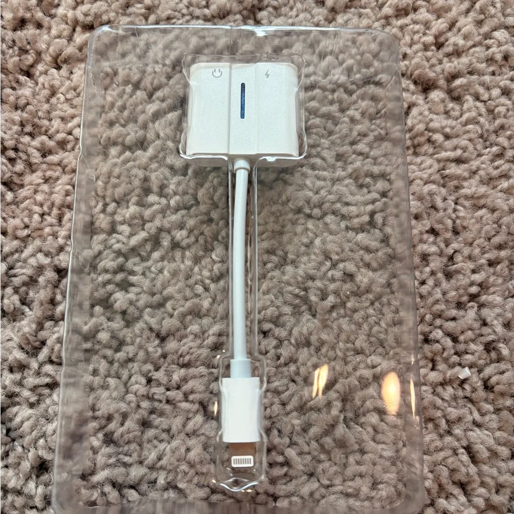 DoubleJack 3.5mm Audio Jack & USB Adapter - White